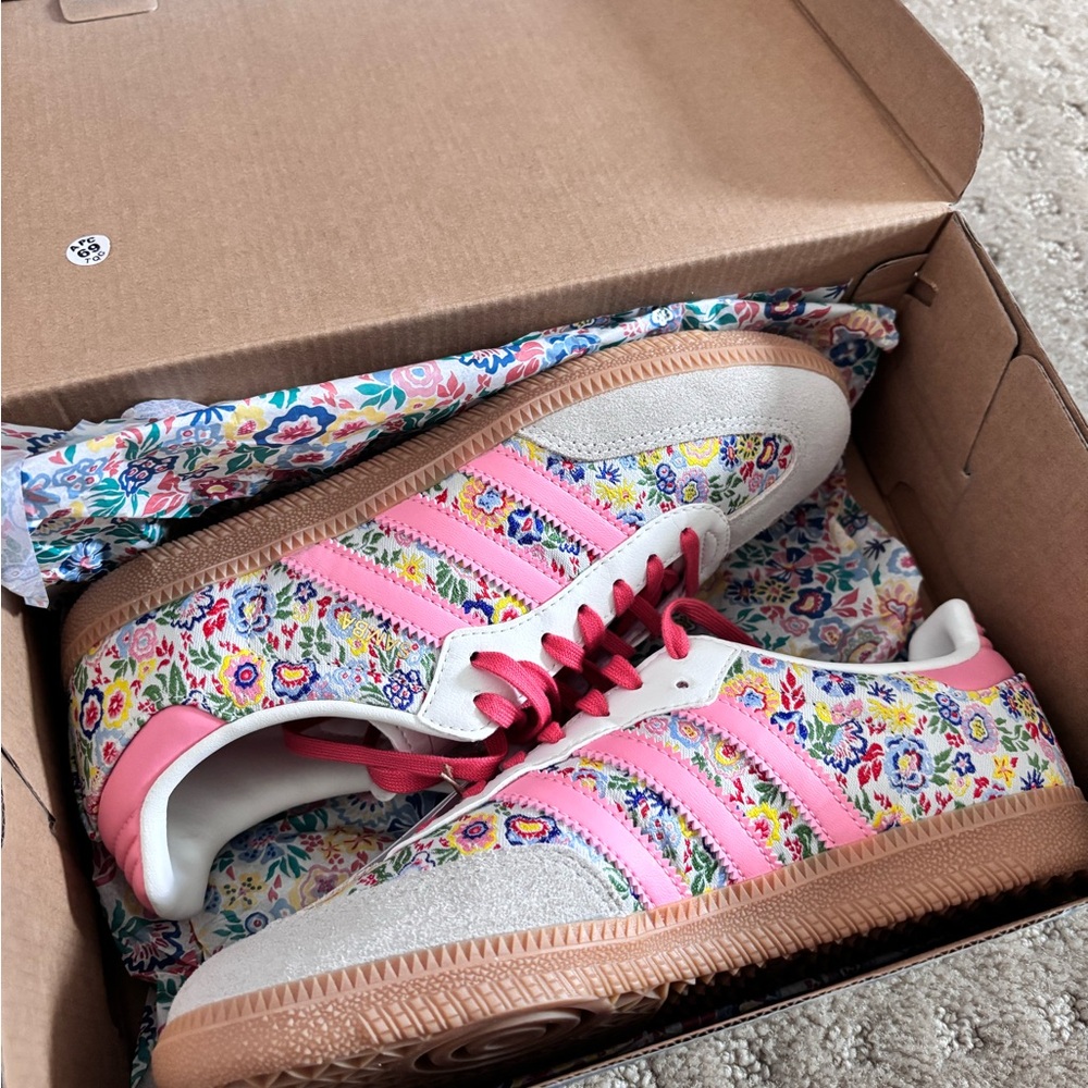 RARE NWT adidas liberty Floral Pink Multicolor Women's Sneakers